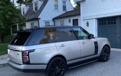 Range Rover. Mini Detail + Engine Bay #rangerover #rangeroversupercharged #mobile #mobiledetailing #mobileservice #wecometoyou🚐 #washme #bookyourappointmenttoday️️ #needham #natick #dover #sherborn #weston #wellesley #boston